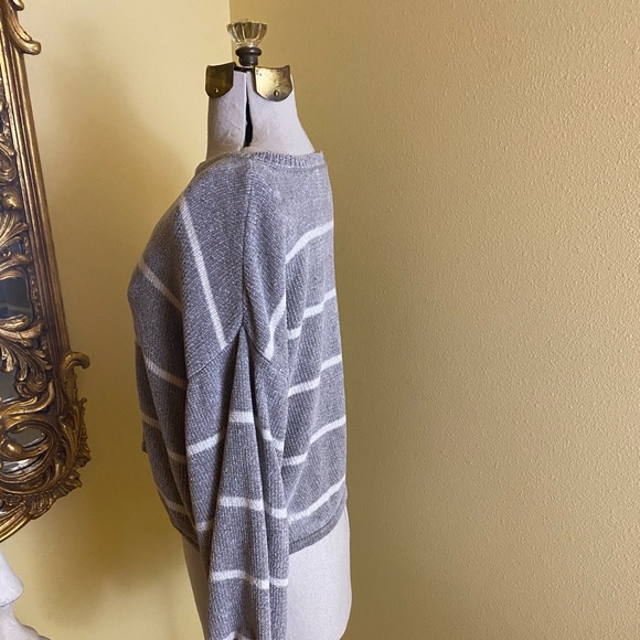 American Eagle gray sweater - Picture 4 of 6
